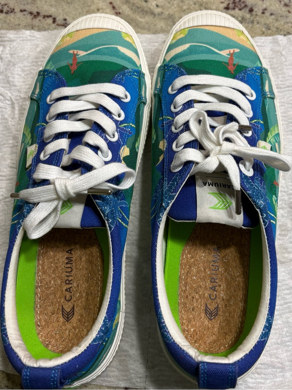 Cariuma Canvas Sneakers in Blue and Green Wave Print